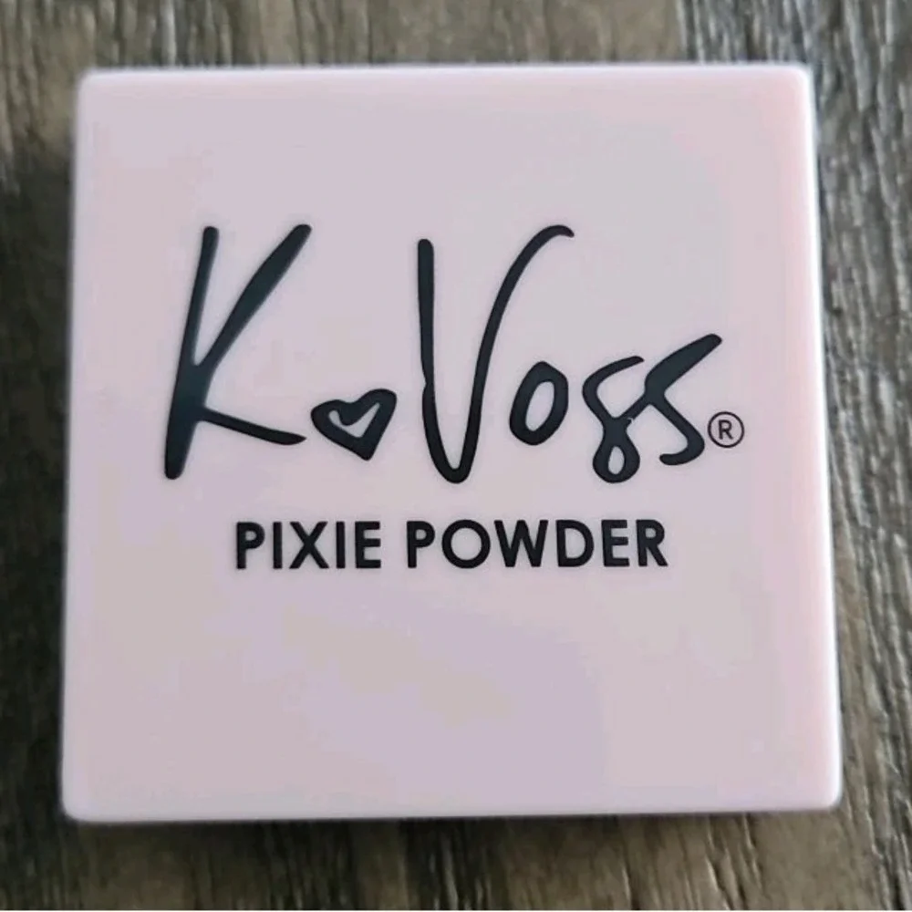 K Voss Pixie Powder Murray Hill Pressed Face Powder 2.5g Compact Travel